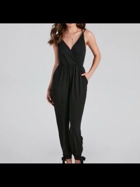 Women’s Black Sleeveless Jumpsuit